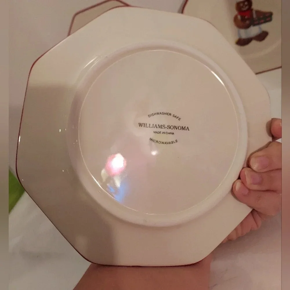 Williams-Sonoma Set of Four Gingerbread Chef Dessert Plates - 7.75 inch Diameter